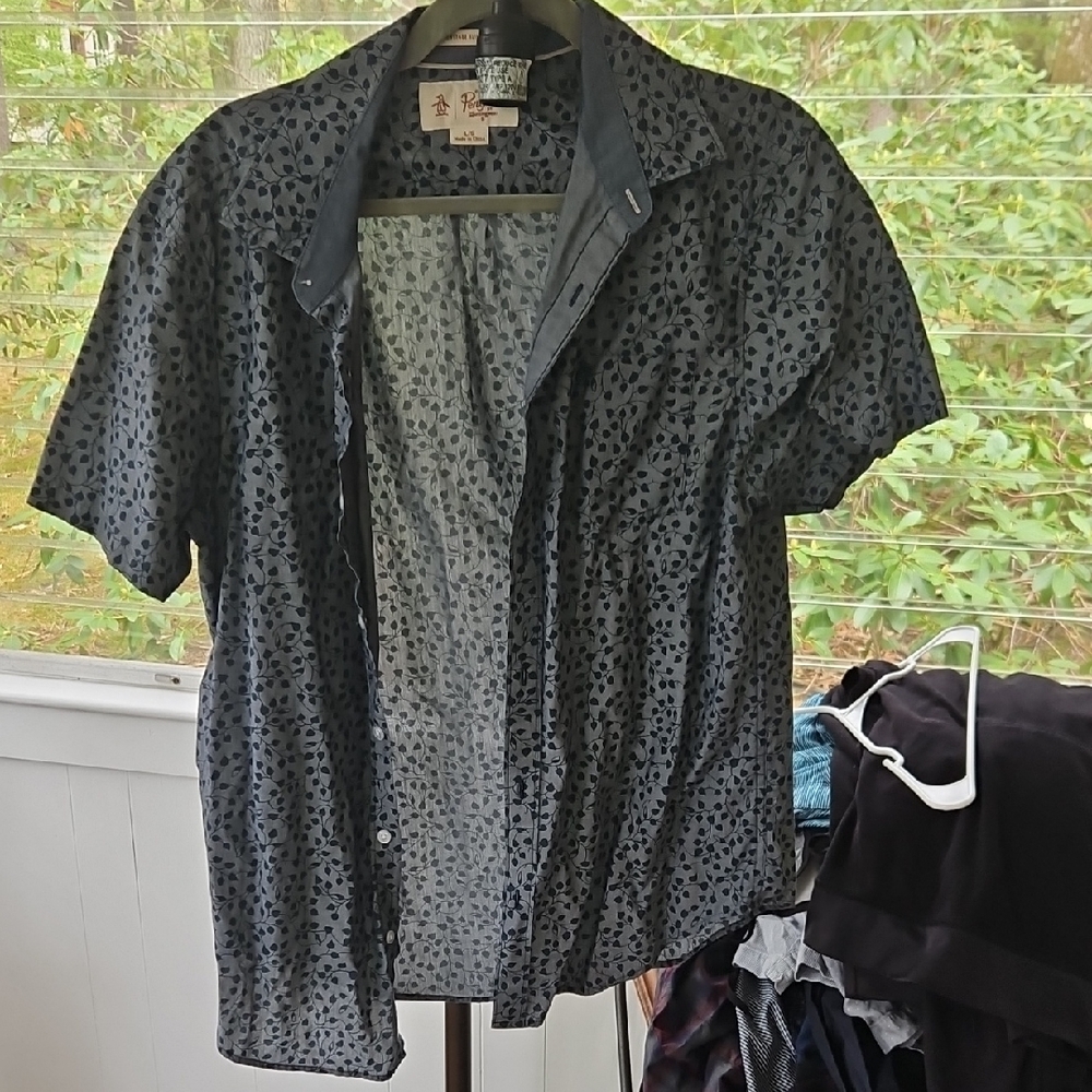 Gray Short Sleeve Button-Up Shirt
